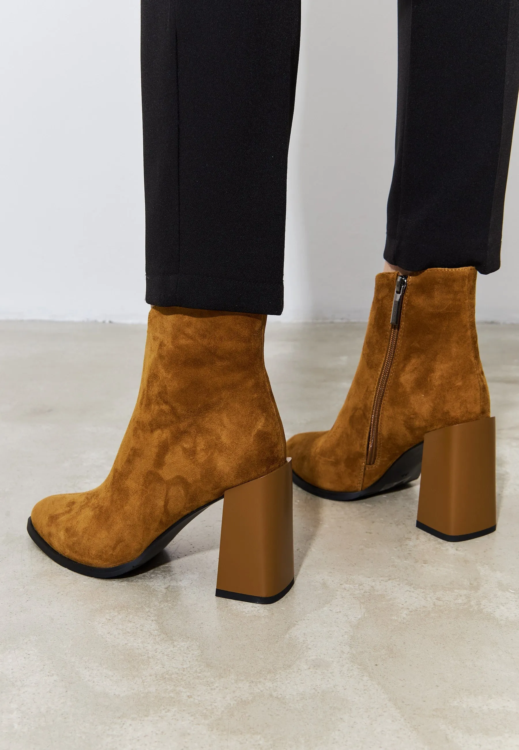 Classic Leather Block Heel Ankle Boots - Brown